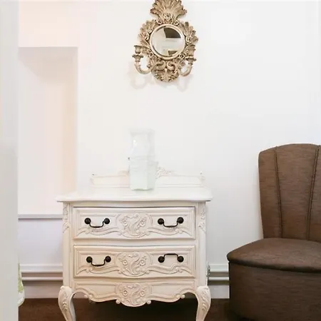 Riverbank Hideaway بيت للعطل